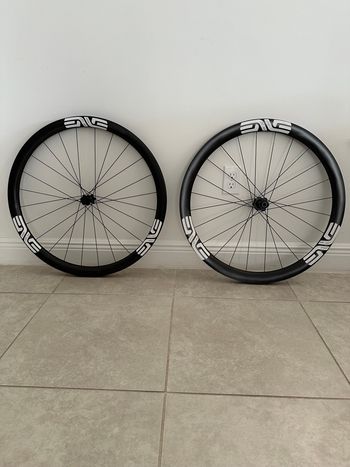 DT SWISS ARC 1600 Dicut 値下可 DT Swiss ARC 1600 DiCut 62/80 Disc Carbon Tubele | The Pro's Closet