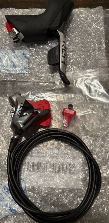 Gebrauchtes Sram RED eTap AXS Shift-Brake System bike — Bild 3 von 4