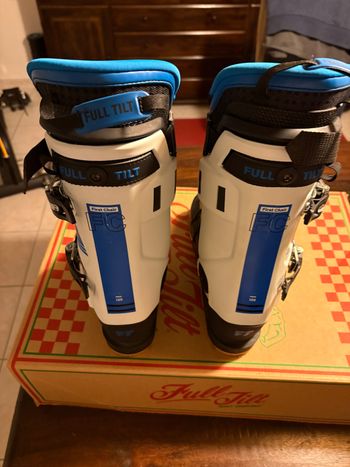 Used Full Tilt Ski Boots T25.5 2023 bike — image 3 of 5