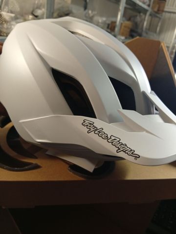 Used Troy Lee Designs Casco Enduro MTB Flowline Orbit MIPS Bianco XL/XXL bike — image 8 of 15