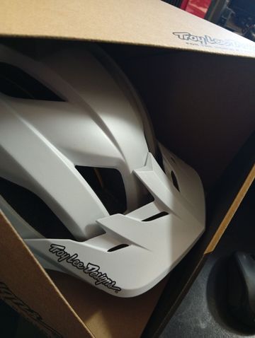 Used Troy Lee Designs Casco Enduro MTB Flowline Orbit MIPS Bianco XL/XXL bike — image 14 of 15