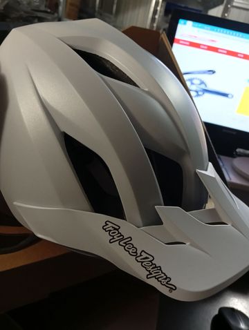 Used Troy Lee Designs Casco Enduro MTB Flowline Orbit MIPS Bianco XL/XXL bike — image 9 of 15