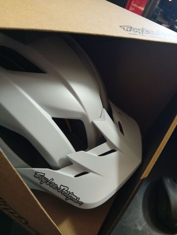 Used Troy Lee Designs Casco Enduro MTB Flowline Orbit MIPS Bianco XL/XXL bike — image 15 of 15