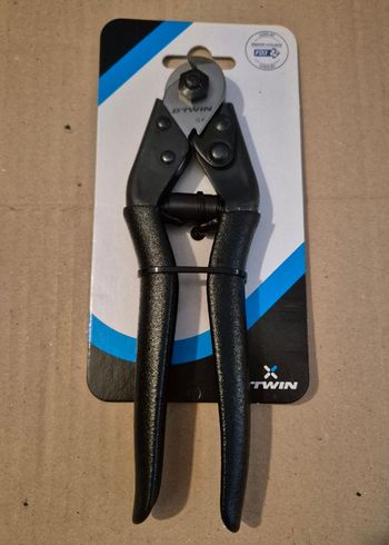 BTWIN, Pinza tagliacavi e guaine per bicicletta a marchio