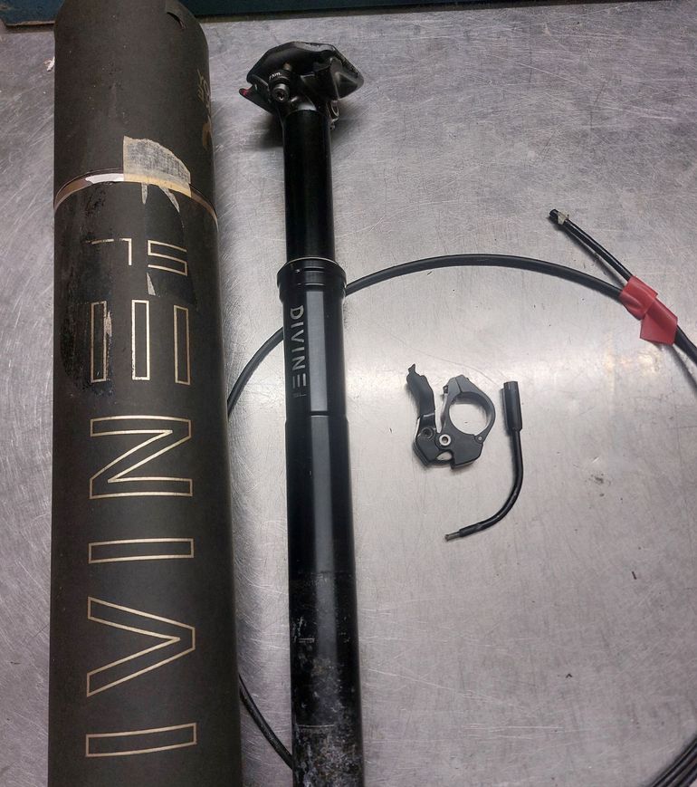 Used Bikeyoke Bike Yoke Divine SL Dropper Seatpost bike — image 1 of 2