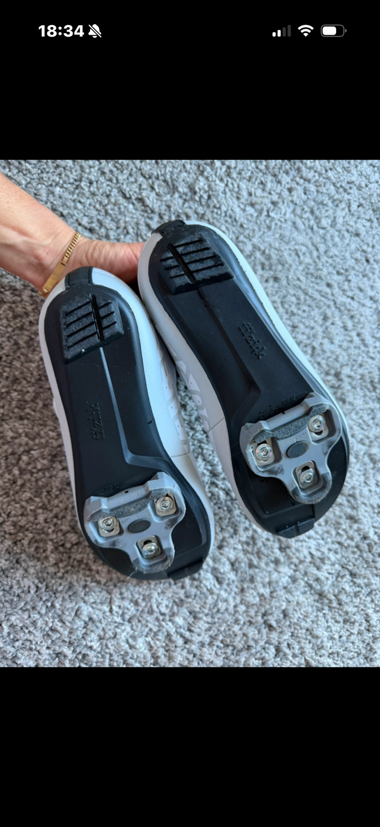 Used 2025 Fizik tempo Artica R5 Gore-tex bike — image 3 of 11