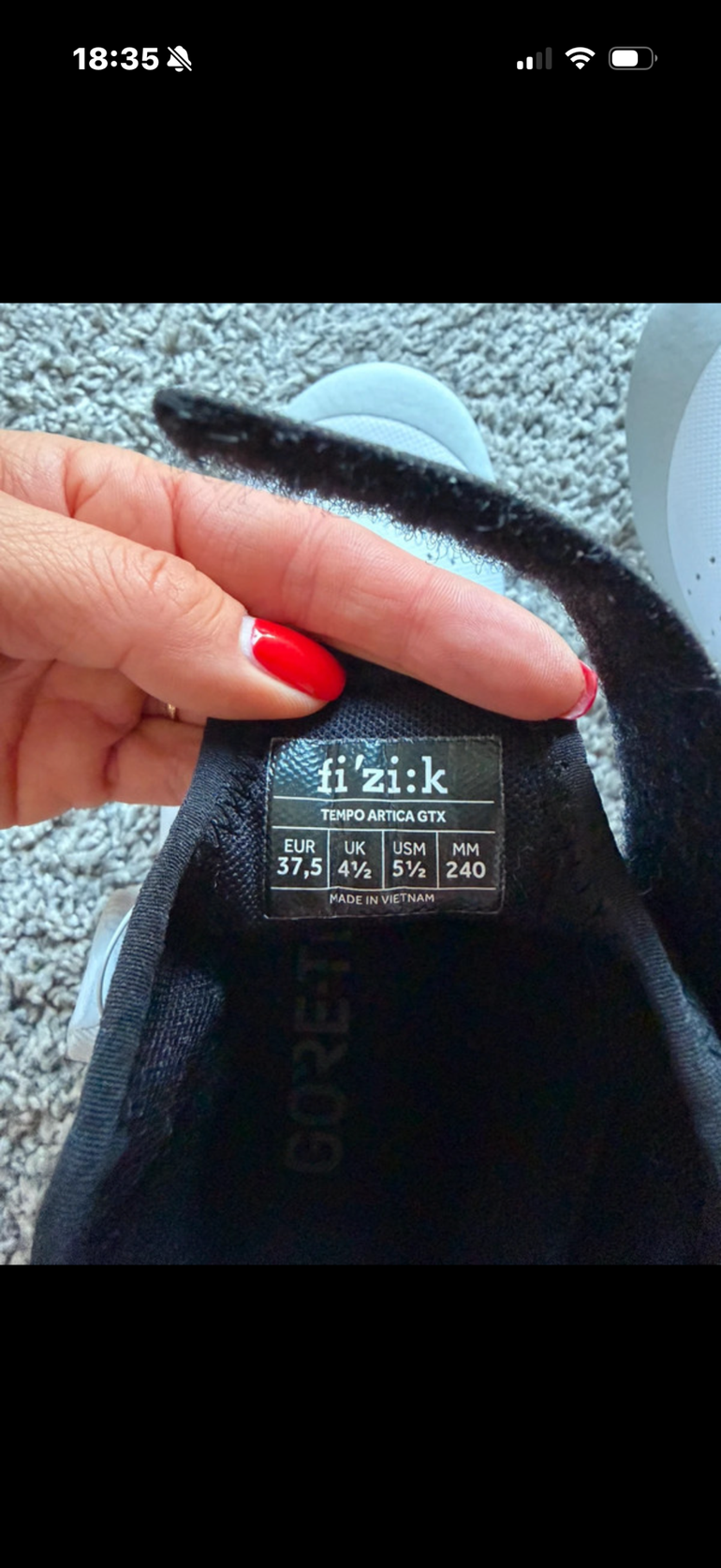 Used 2025 Fizik tempo Artica R5 Gore-tex bike — image 7 of 11