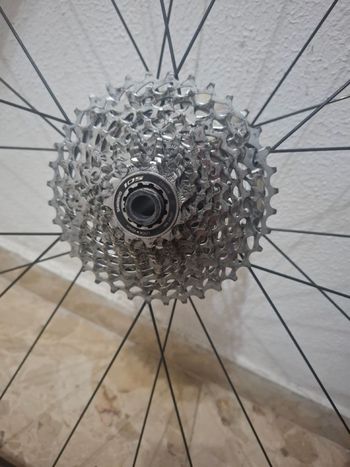 Used Dt Swiss Ruedas de carretera bike — image 3 of 8
