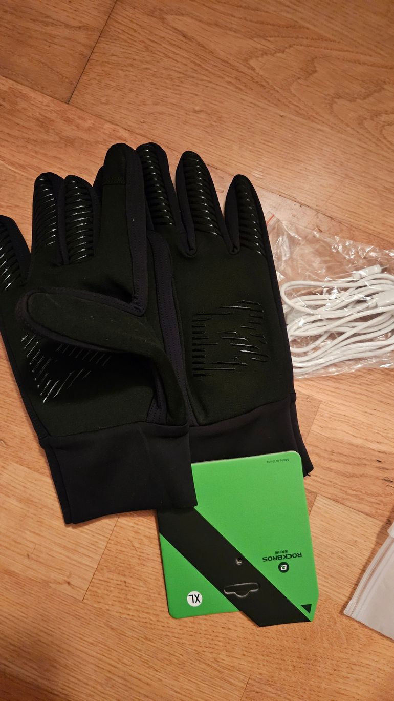 Used Rockbros Guantes calefactables 2026 bike — image 2 of 2