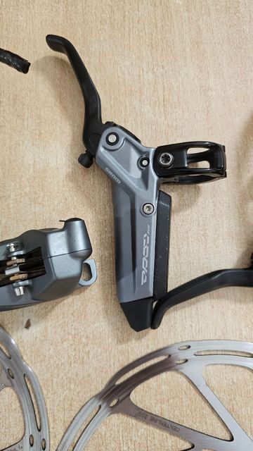 2025 SRAM Code Bronze Stealth Disc Brake bike de segunda mano — imagen 2 de 6