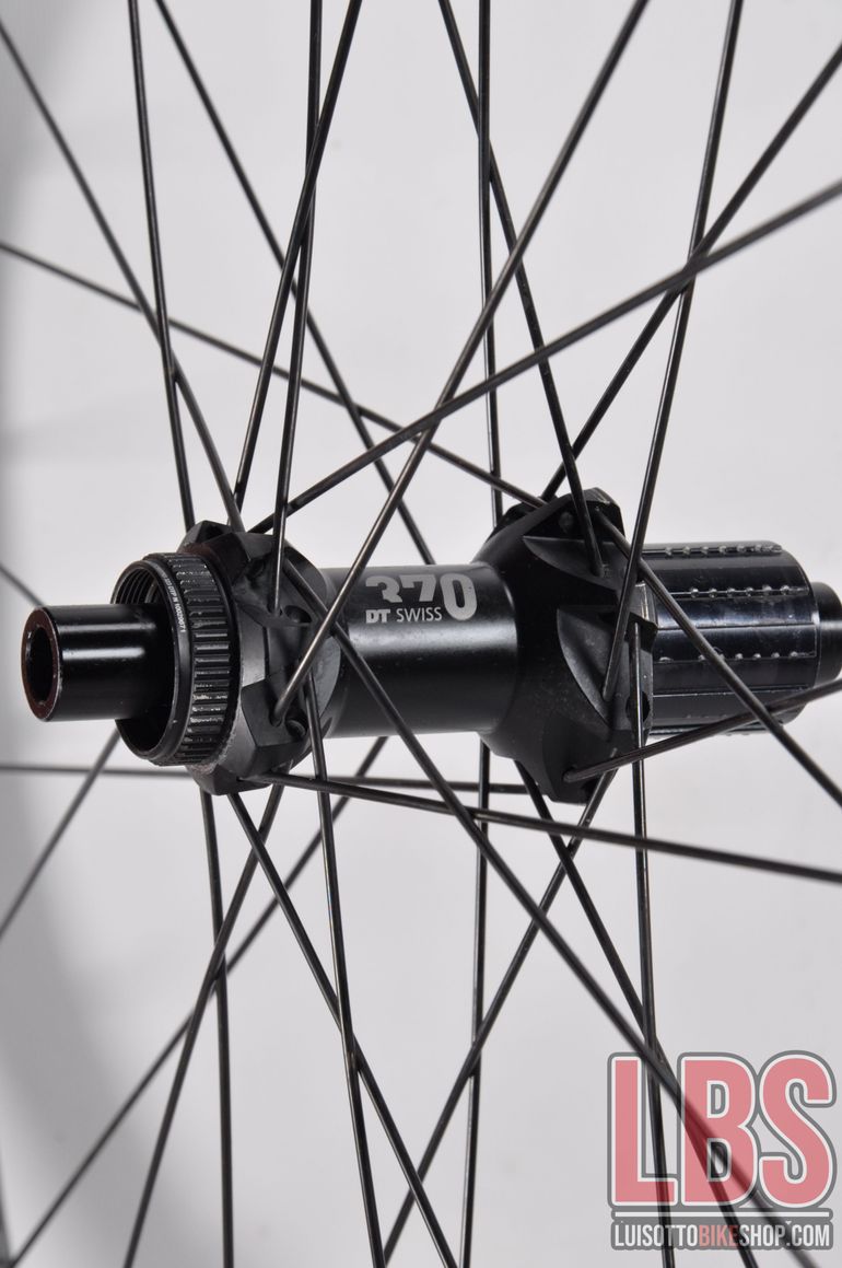 Used Dt Swiss E1900 Spline 29 622x30 Rear Wheel bike — image 8 of 12