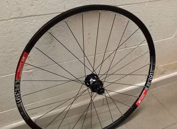Used Dt Swiss Wheelset 2021 bike — image 3 of 6