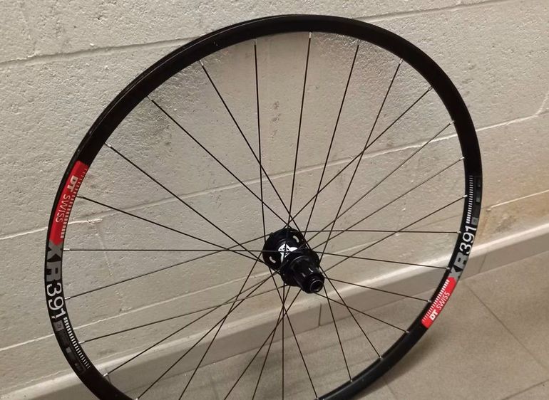 Used Dt Swiss Wheelset 2021 bike — image 3 of 6