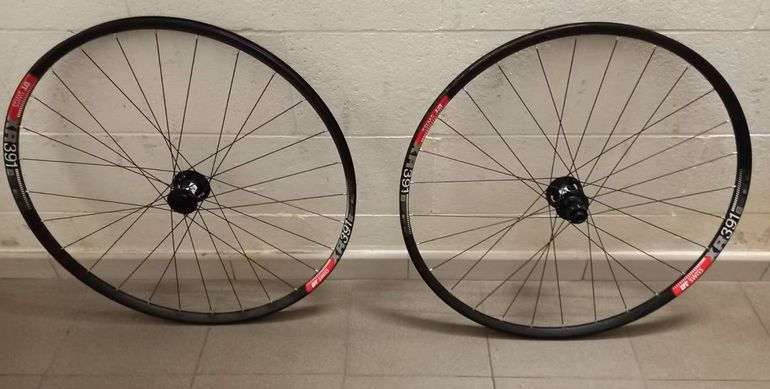 Used Dt Swiss Wheelset 2021 bike — image 1 of 6
