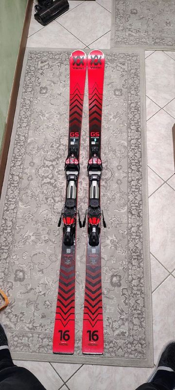 Used 2023 Völkl Racetiger GS Master 173cm Skiing & Skitouring