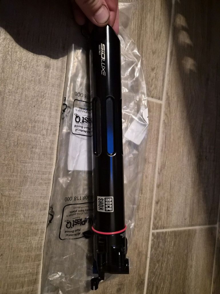 Used 2025 RockShox SIDLuxe Ultimate 3P Shock bike — image 4 of 5