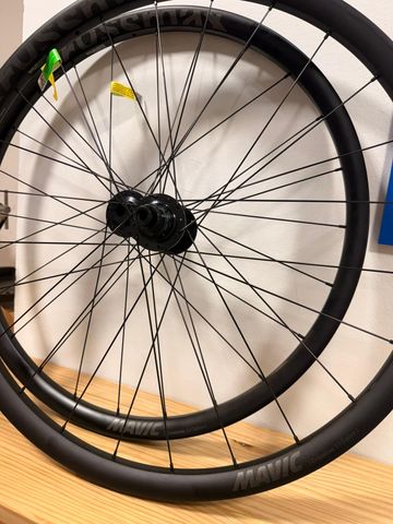 Używany Mavic Crossmax Carbon 1 Wheelset 2025 bike — zdjęcie 4 z 4