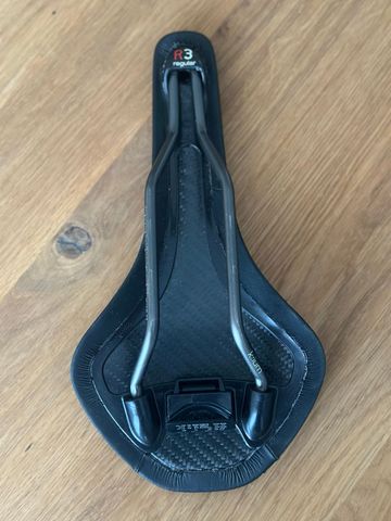 Fizik Antares R3 Saddle bike d'occasion — image 2 sur 2