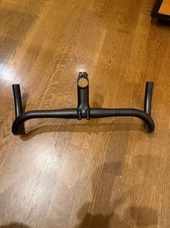 Tweedehands 2025 Specialized Manillar Gravel Adventure Gear y potencia Pro SL bike