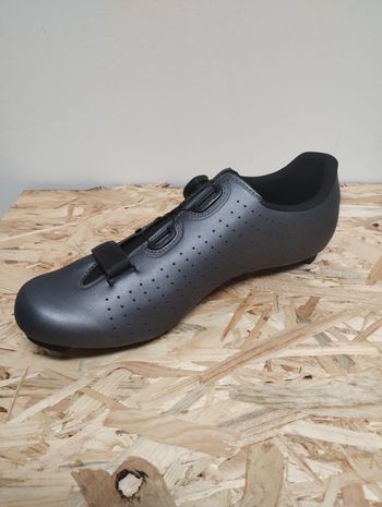Used Fizik Tempo Overcurve R5 Road Cycling Shoe bike — image 2 of 3