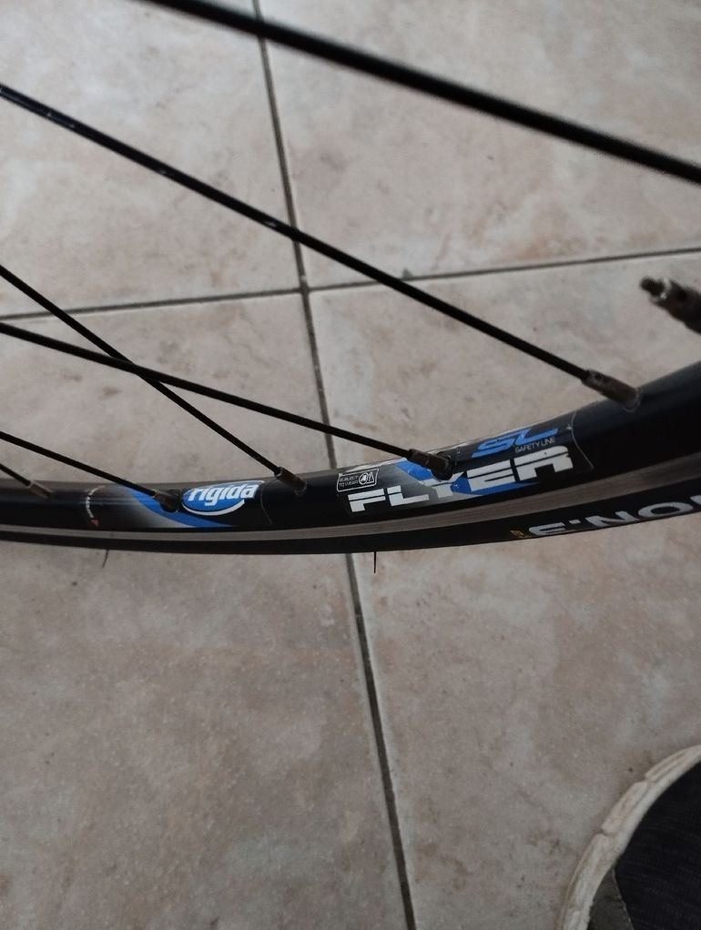 Used Shimano ruote bike — image 3 of 7