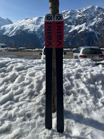 Used 2023 Völkl Mantra V.Werks Skis bike — image 4 of 4