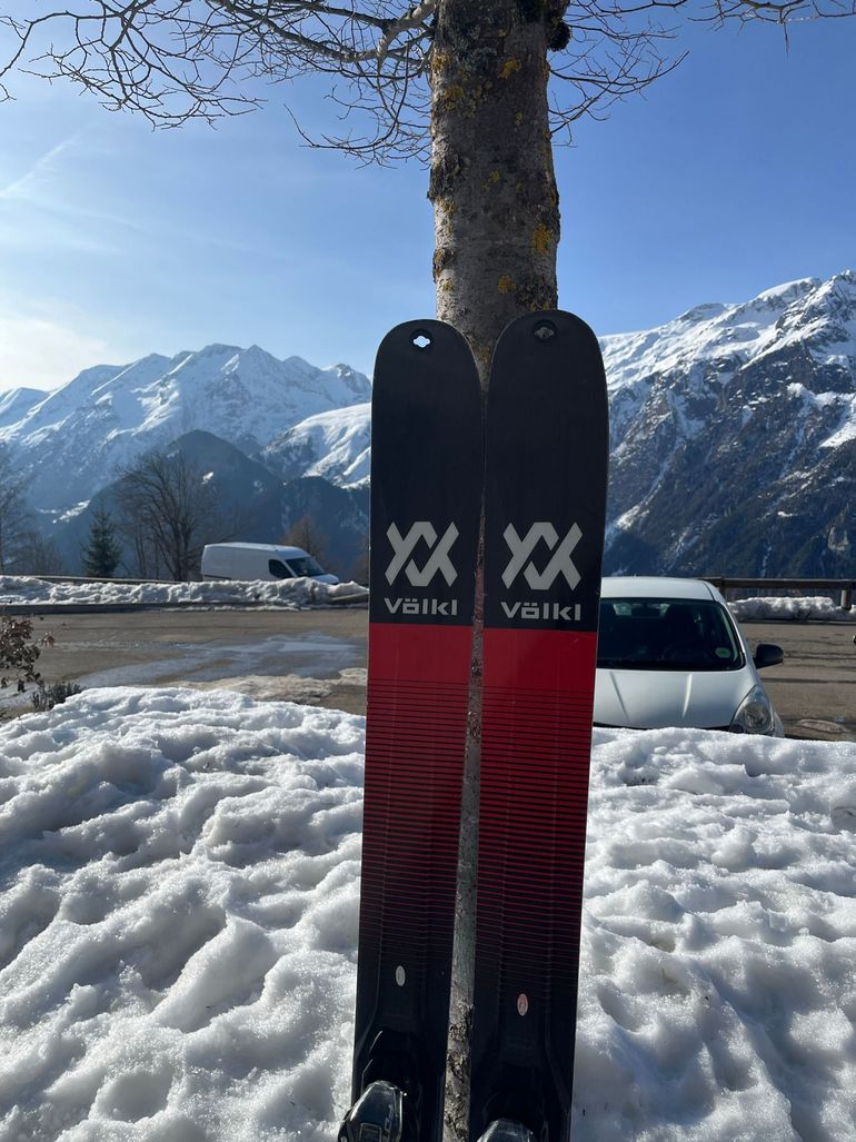 Used 2023 Völkl Mantra V.Werks Skis bike — image 2 of 4