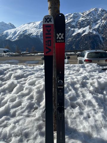 Used 2023 Völkl Mantra V.Werks Skis bike — image 3 of 4