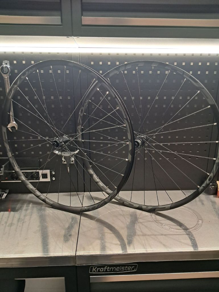 Used 2025 Easton EC70 AX Wheelset bike — image 9 of 9