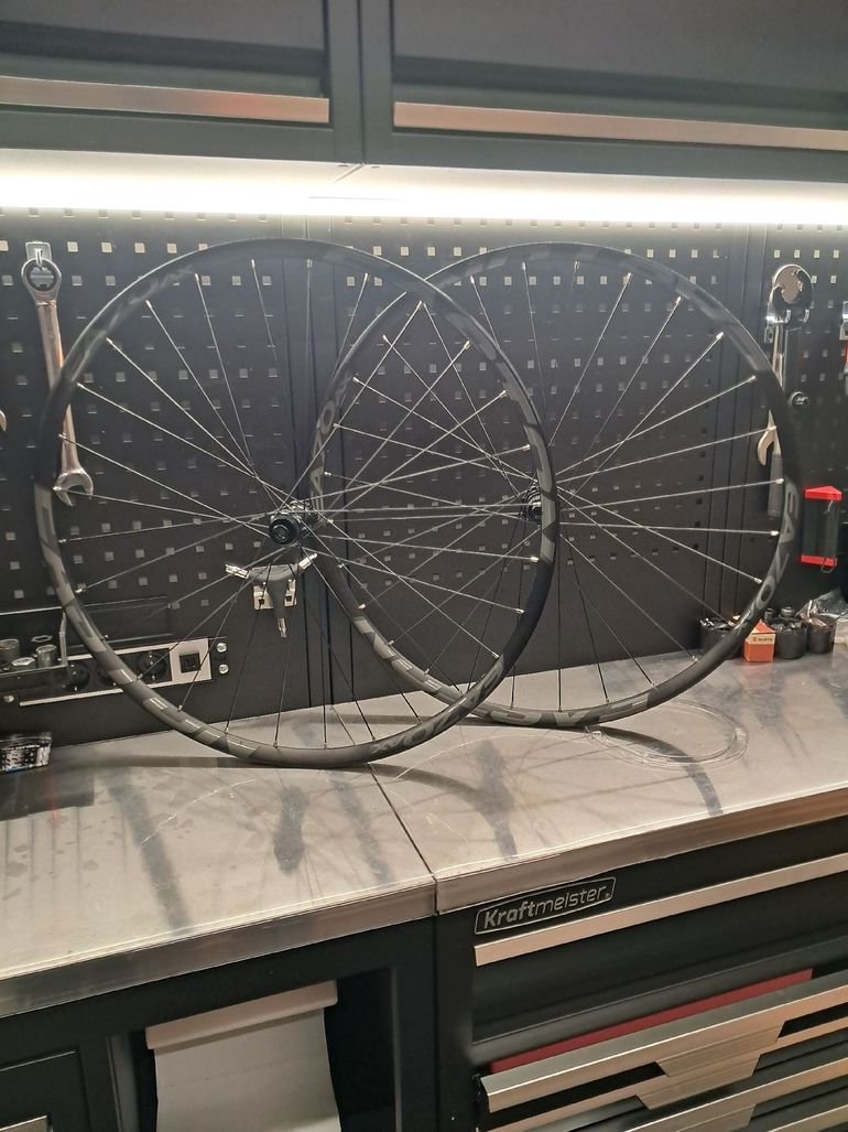 Used 2025 Easton EC70 AX Wheelset bike — image 1 of 9