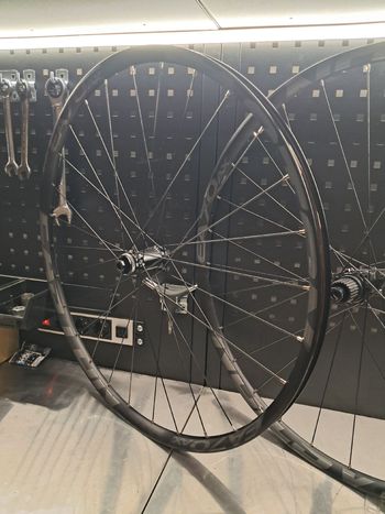 Used 2025 Easton EC70 AX Wheelset bike — image 5 of 9