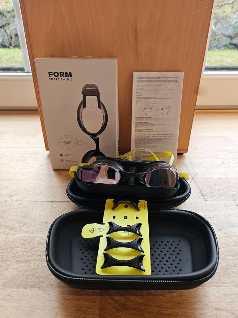 Used 2024 FORM Smart Swim 2 Goggles bike — image 3 of 6