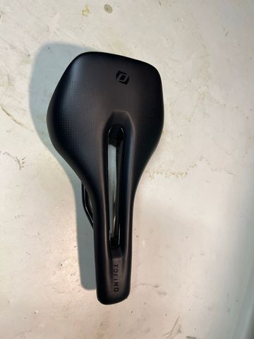 Used 2024 Syncros Torino R1.5 Saddle Saddles & Seatposts