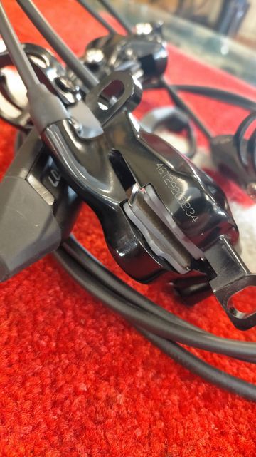 Used Sram Level Silver Stealth 2 Pistons bike — image 3 of 5