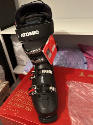Used 2024 Atomic Hawx Prime 100 Ski Boots bike — image 2 of 2