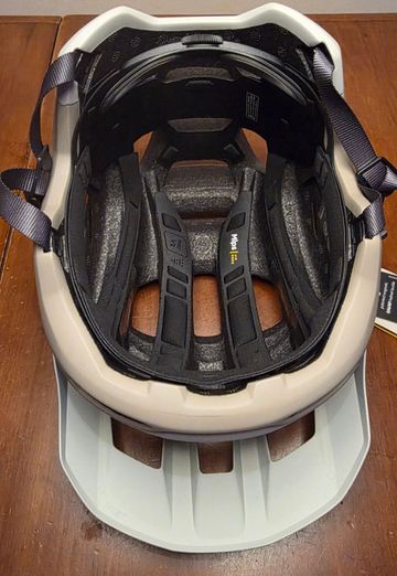 Used 2026 MET Revo MIPS Helmet bike — image 4 of 4