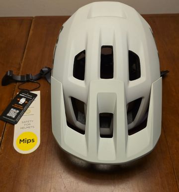 Used 2026 MET Revo MIPS Helmet bike — image 2 of 4