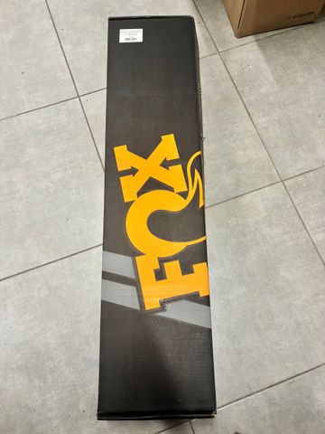 Used Fox Fourche 32 Float Taper-Cast 700c Factory 50 FIT4 bike — image 2 of 3