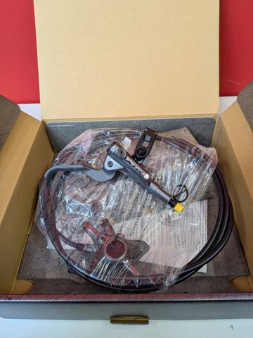 Used Shimano XTR BR-M9100 Disc Brake Caliper with K04Ti Metal Pads bike — image 3 of 3