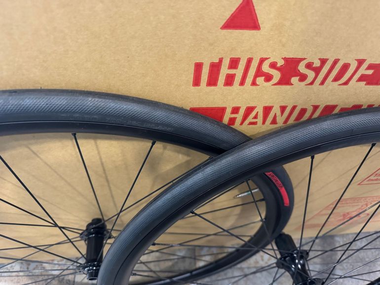 Used Dt Swiss R470 2025 bike — image 4 of 4