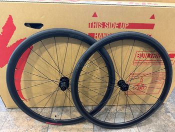Used Dt Swiss R470 2025 bike — image 2 of 4