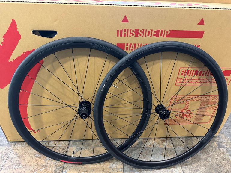 Used Dt Swiss R470 2025 bike — image 2 of 4