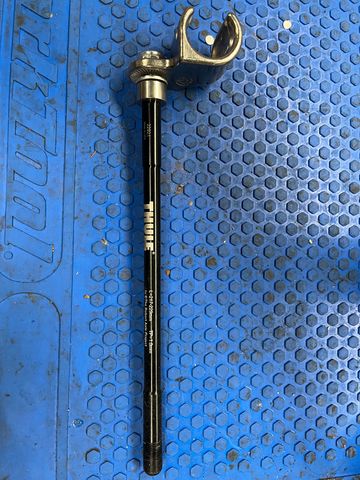 Used Thule AXE THRU FAT BIKE remorque cog 2024 Cycling Clothing