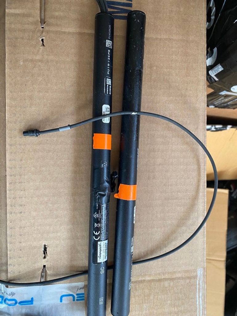 Käytetty Campagnolo Super Record EPS 12 Speed Battery Power Unit bike — kuva 2 / 2