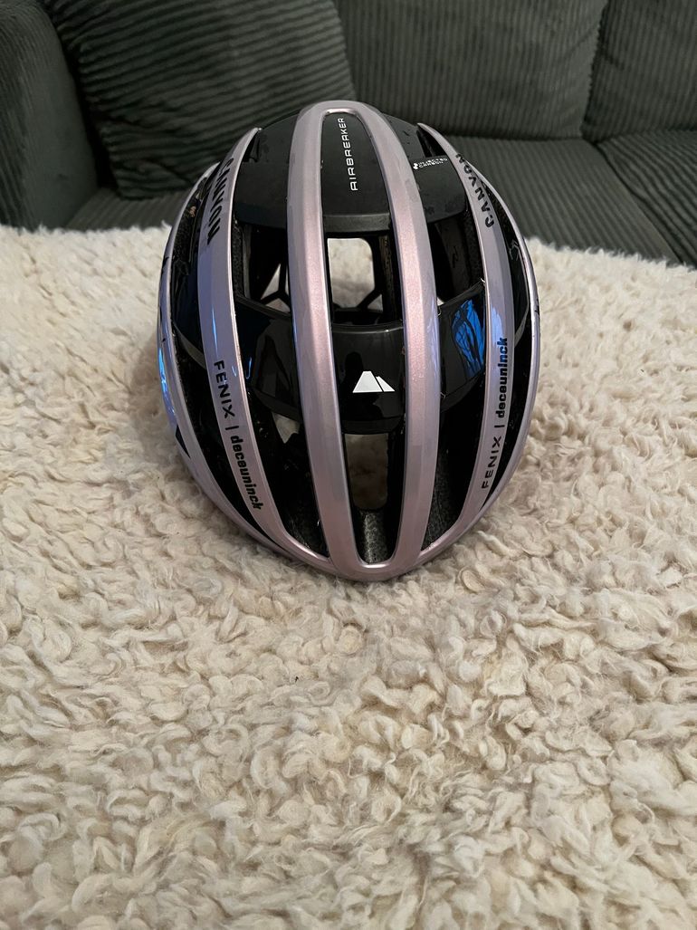 Used 2025 casque bike — image 3 of 5