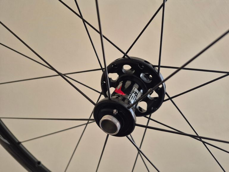 Used Fulcrum Racing Quattro DB Carbon Disc Laufradsatz 28" 6-Loch bike — image 5 of 11