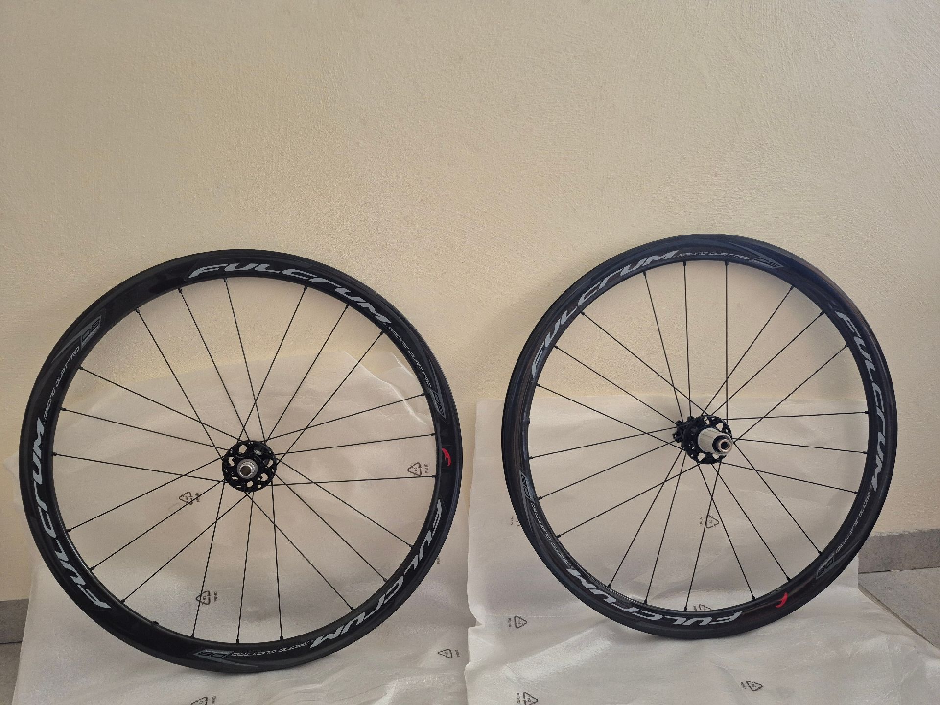 Used Fulcrum Racing Quattro DB Carbon Disc Laufradsatz 28