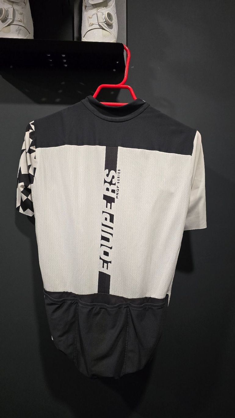 Used Assos Equipe RS (Race Series) Jersey M bike — image 3 of 3