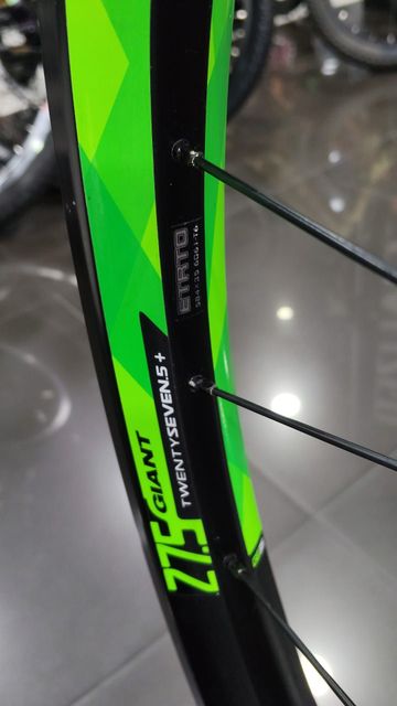 Used Giant AM 27.5+ 35mm GE35 Front Wheel 2026 bike — image 6 of 10