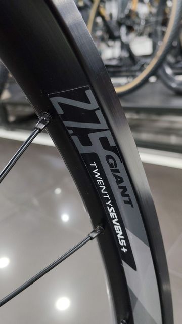 Used Giant AM 27.5+ 35mm GE35 Front Wheel 2026 bike — image 5 of 10